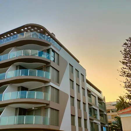 Moderno Primera Linea En Locos