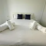 Moderno: Primera Linea En Locos Apartmán *