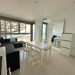 Moderno: Primera Linea En Locos Apartmán *