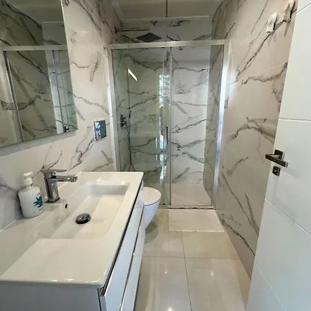 Moderno Primera Linea En Locos Apartment Torrevieja
