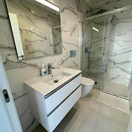 Moderno Primera Linea En Locos Apartmán