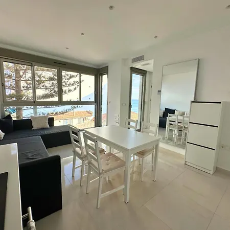 Moderno Primera Linea En Locos Apartment *