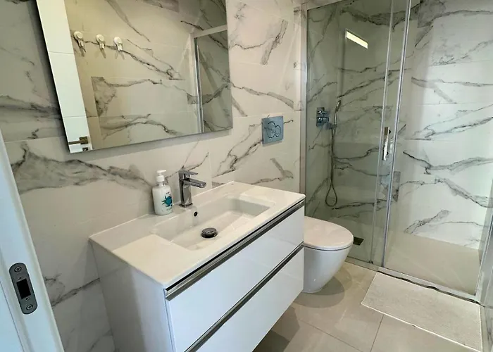 Moderno: Primera Linea En Locos Apartment